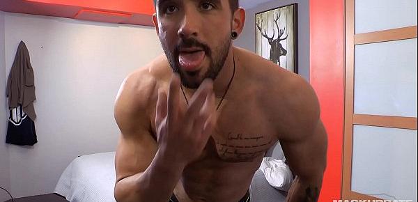  Straight French Canadian Muscle Hunk & His Webcam Solo